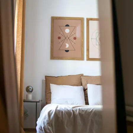Roomsy Broniewskiego-3